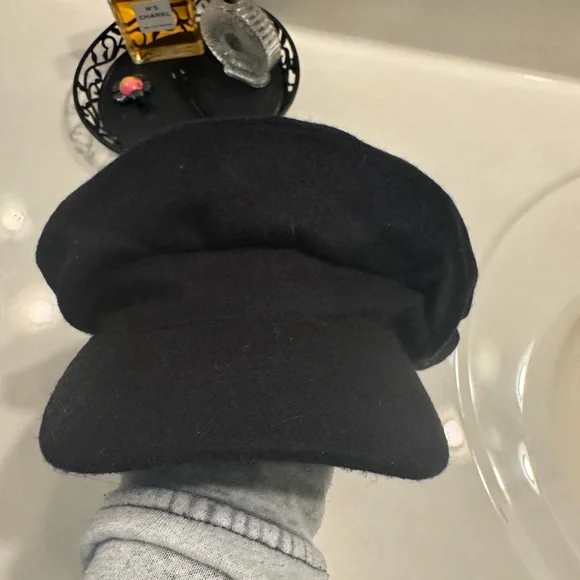 Hermes Black Cap with Silver Button Cashmere cap Hermès Black size One size International in  main image 2